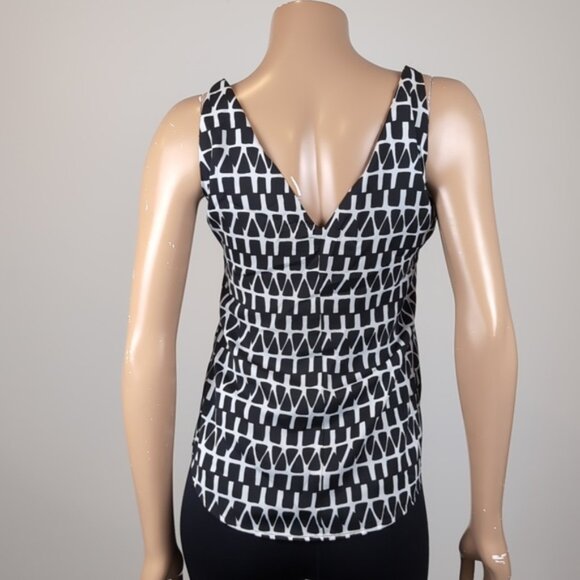 3/$20 Banana Republic Twist Strap Blouse Sleeveless Vneck Geometric Tank Top - Picture 6 of 12